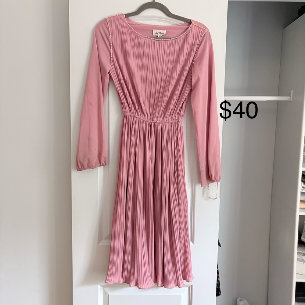 Elegant Pink Pleated Dress